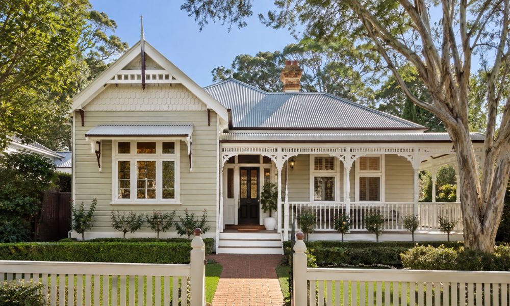 Freshly repainted Federation weatherboard exterior with restored timber trims in Wahroonga